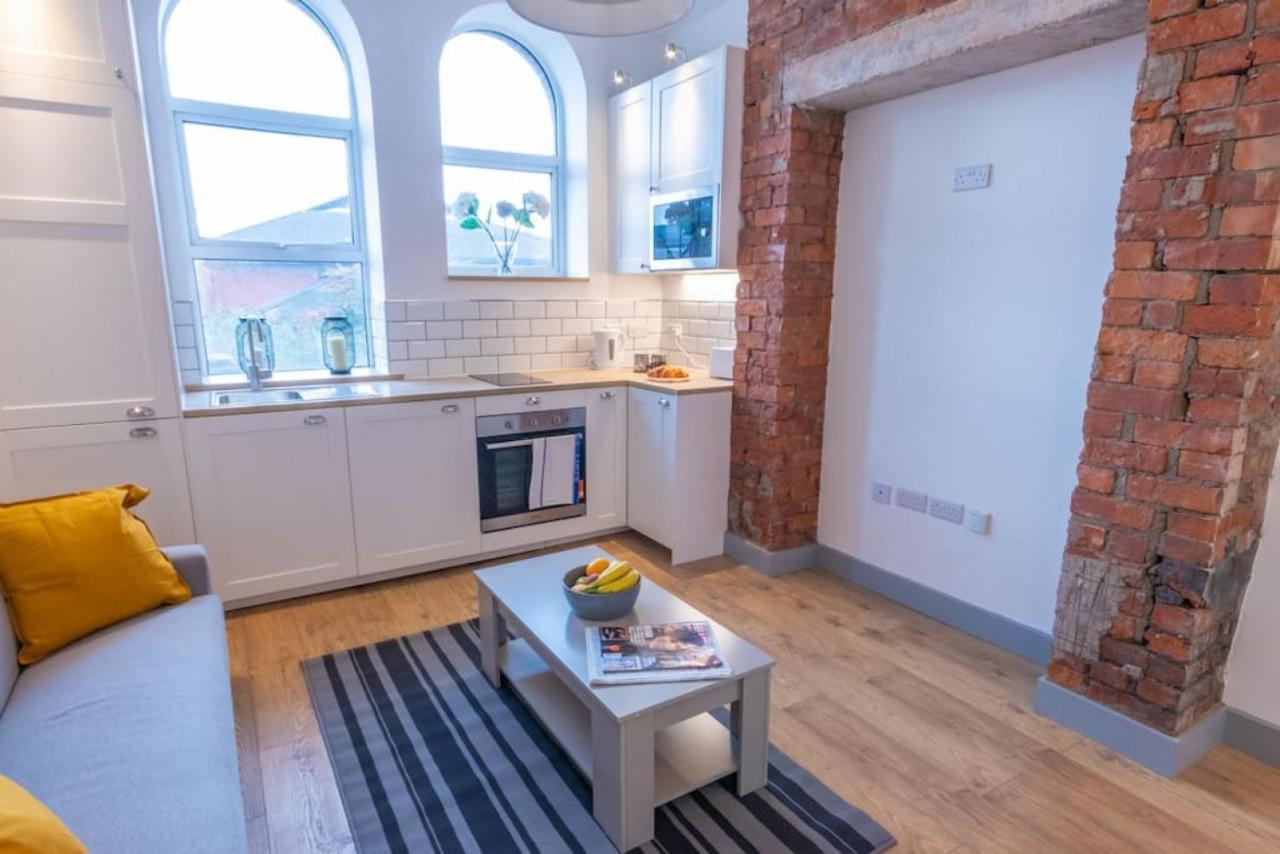 Pillo Rooms Serviced Apartments - Salford Manchester Buitenkant foto