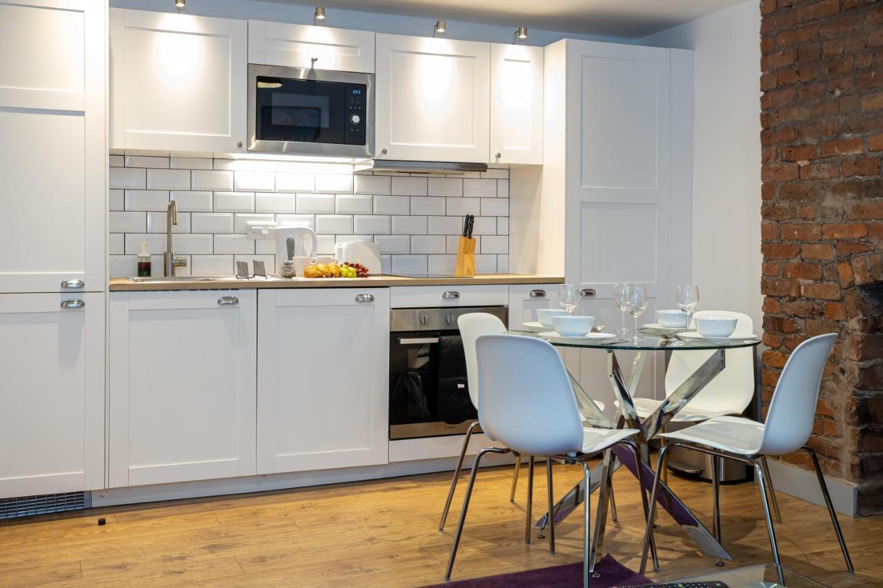 Pillo Rooms Serviced Apartments - Salford Manchester Buitenkant foto