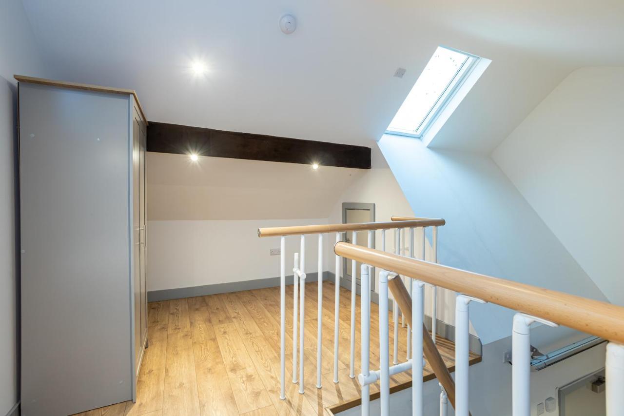 Pillo Rooms Serviced Apartments - Salford Manchester Buitenkant foto