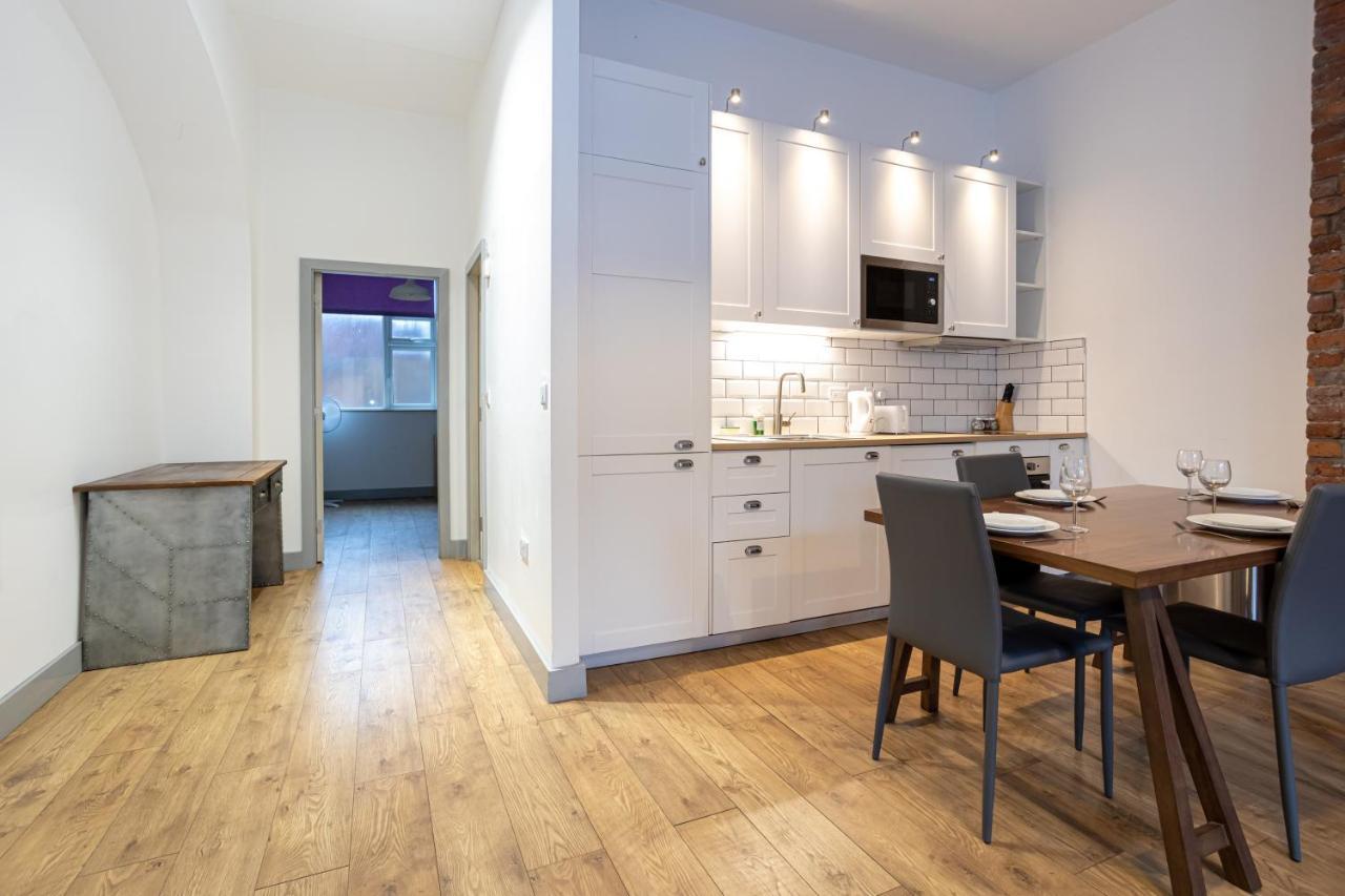 Pillo Rooms Serviced Apartments - Salford Manchester Buitenkant foto