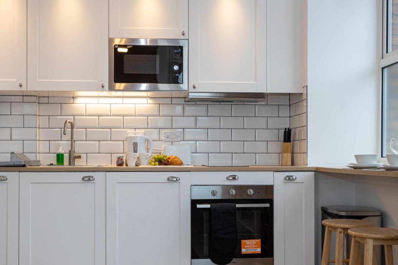 Pillo Rooms Serviced Apartments - Salford Manchester Buitenkant foto