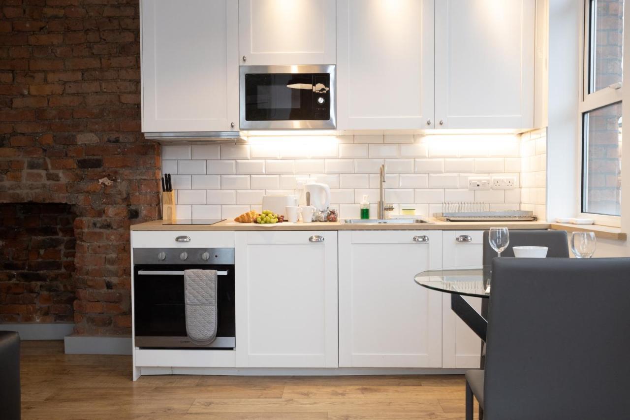 Pillo Rooms Serviced Apartments - Salford Manchester Buitenkant foto
