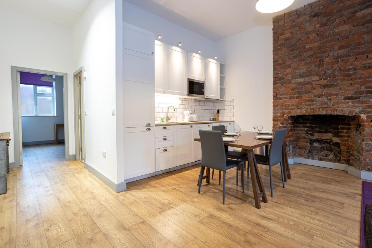 Pillo Rooms Serviced Apartments - Salford Manchester Buitenkant foto