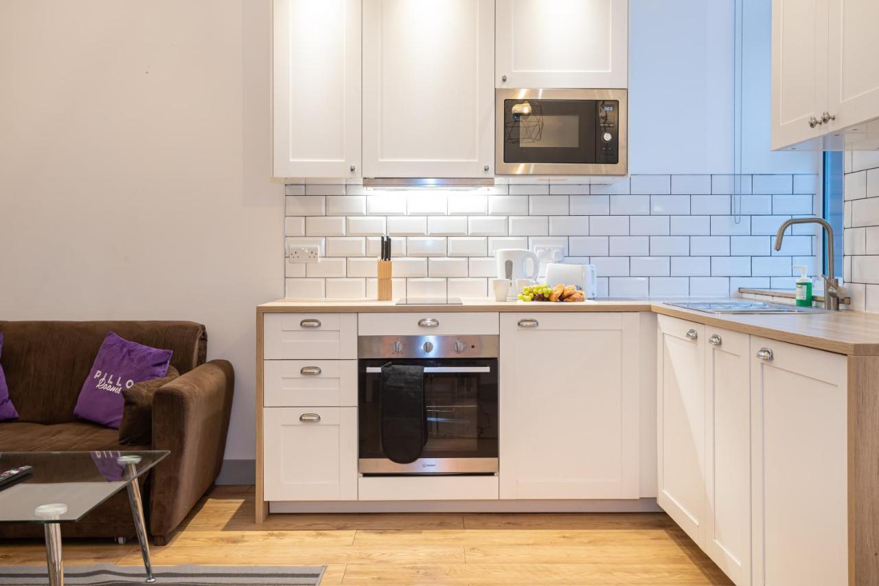Pillo Rooms Serviced Apartments - Salford Manchester Buitenkant foto
